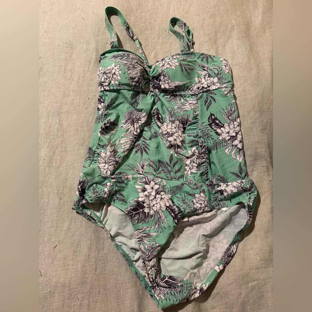 Motherhood Maternity Black and Green Floral Tankini Swimsuit